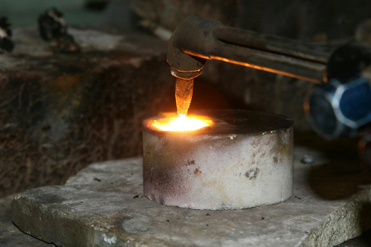 heat being applied to tungsten to test its high melting point