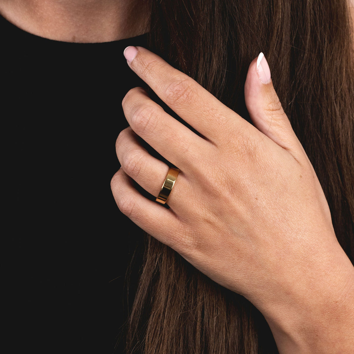 The Gold Tungsten 5F (5mm Flat Ring)